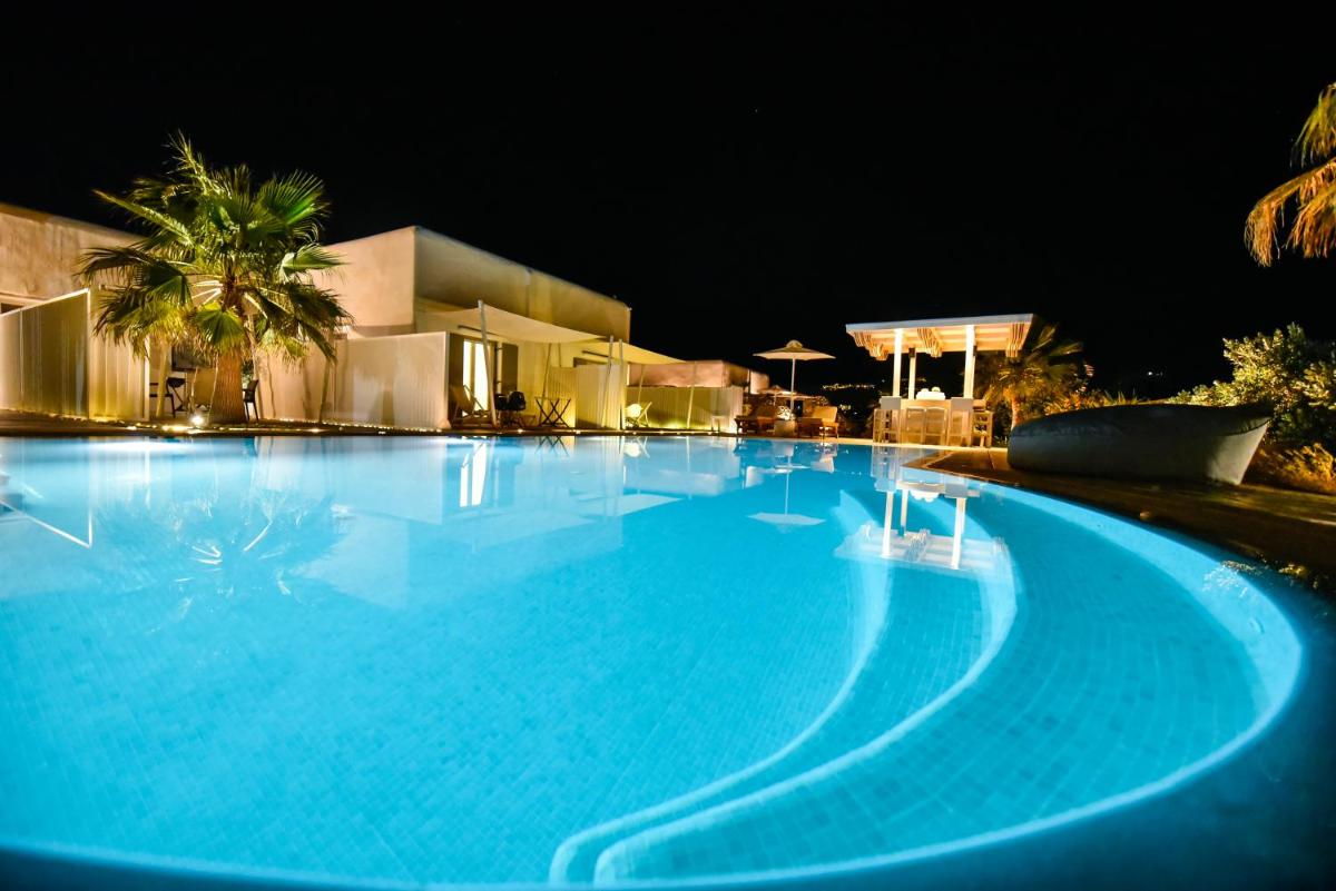 Queen Boutique Suites - Housity