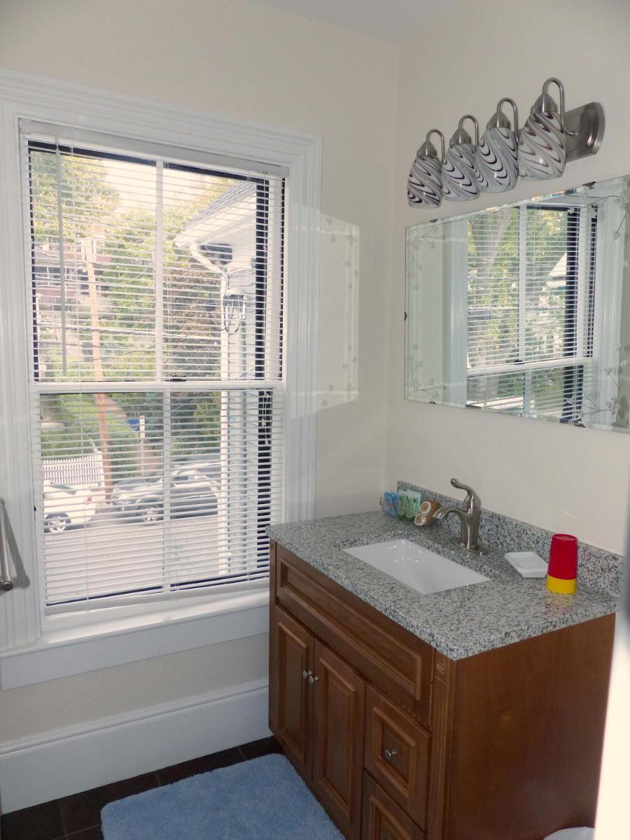 Davis Square Inn - Housity