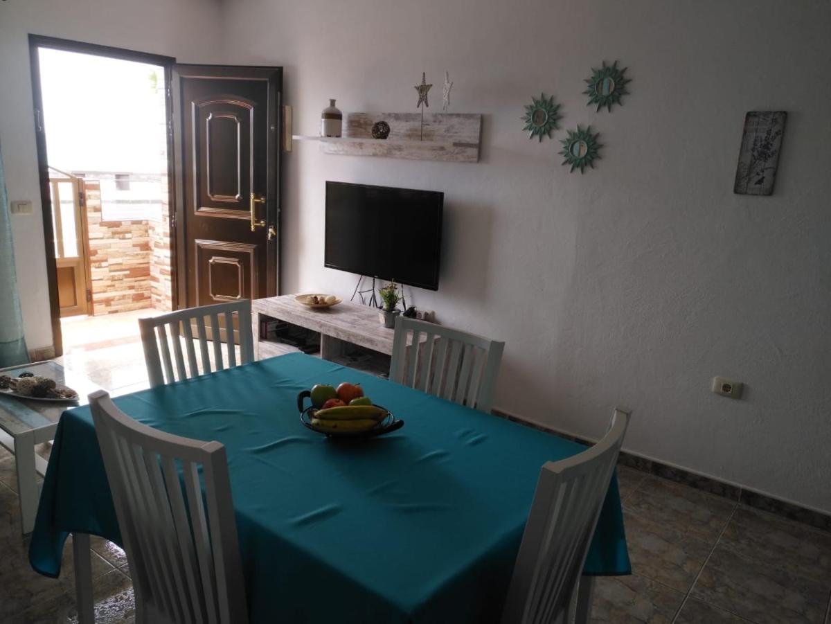 Casa Corina. Primera línea de mar - Housity
