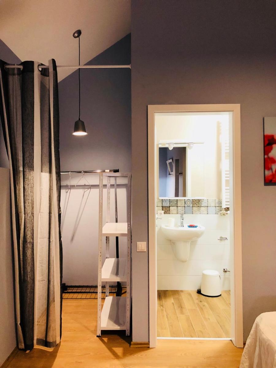 White Crow House - Housity