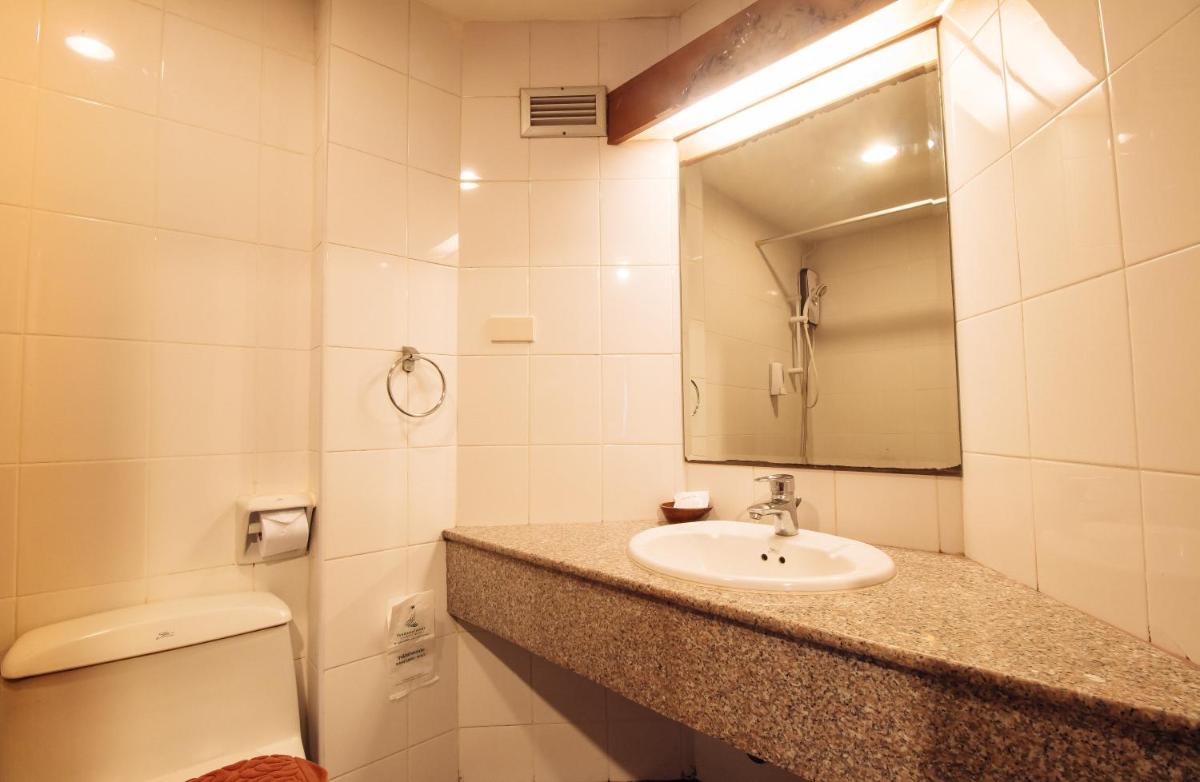 Ayothaya Hotel - Housity