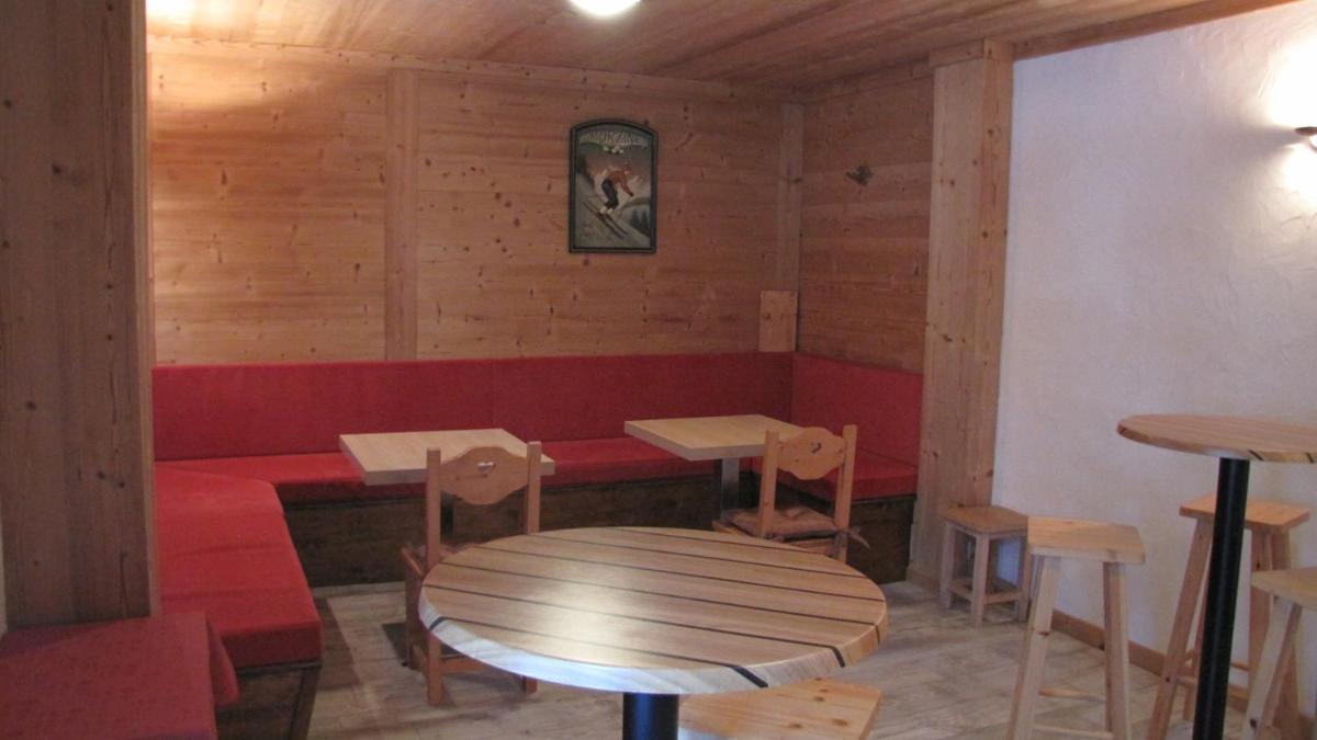 Coin salon dans l'établissement Alpen Roc