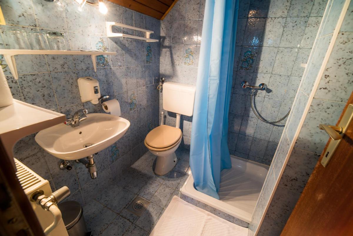 Bed & Breakfast Hisa Resje - Housity