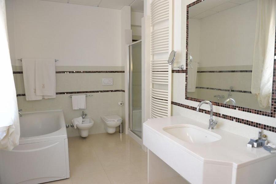 Hotel Svevo - Housity