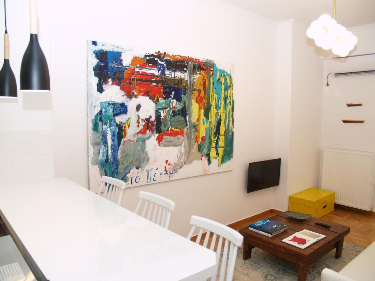 A Refreshed & Rich in Details Apartment in Piraeus (Passalimani - Marina Zeas) - Housity