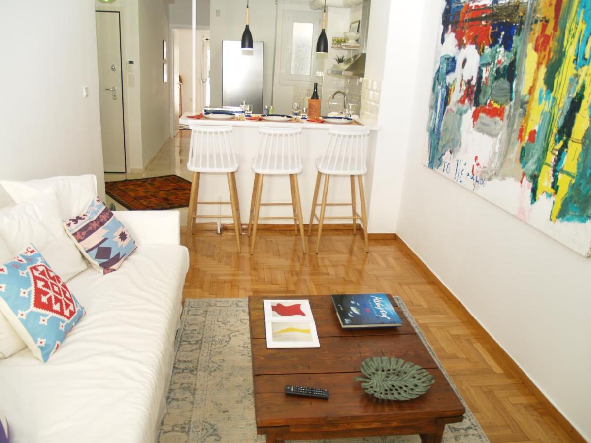 A Refreshed & Rich in Details Apartment in Piraeus (Passalimani - Marina Zeas) - Housity