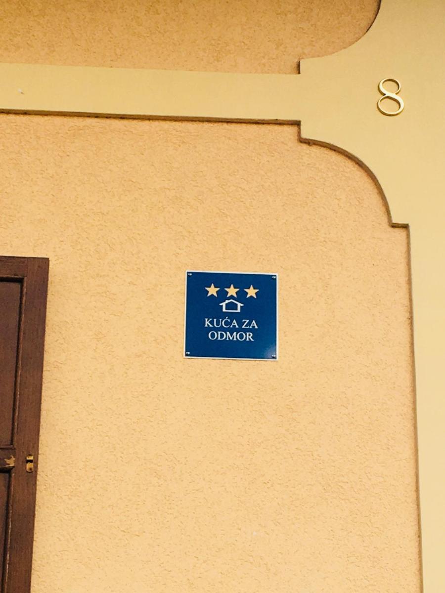 Kuća za odmor Mirna - Housity