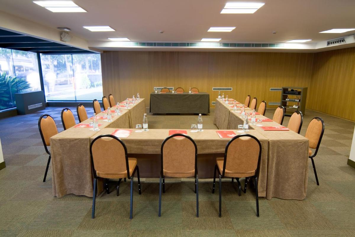 Zona business o sala de conferencias en Magnolia Hotel - Adults Only