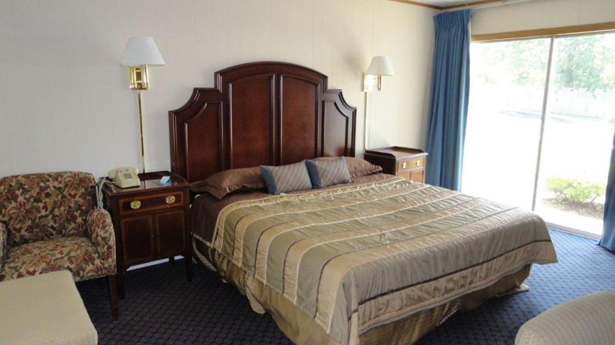 Harbor Base Inn - Housity