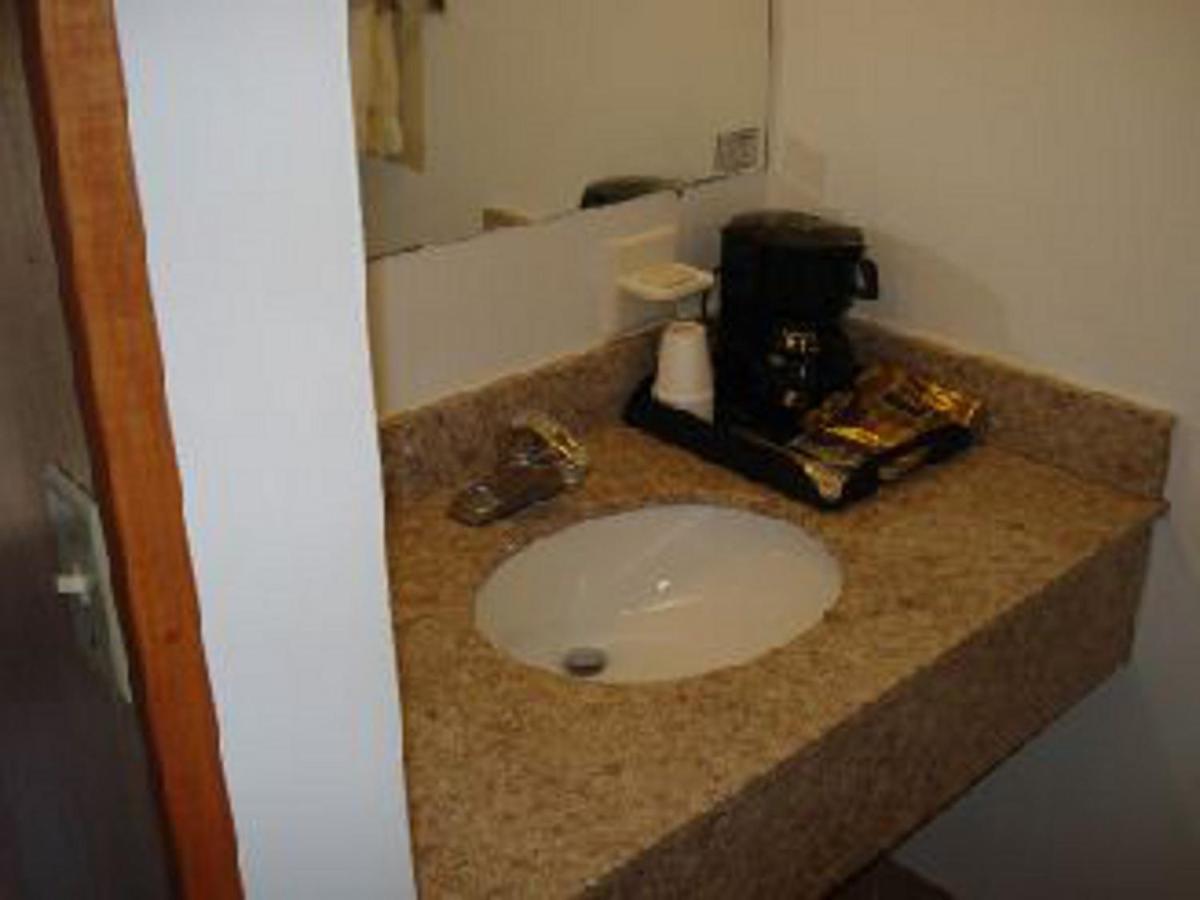 Harbor Base Inn - Housity