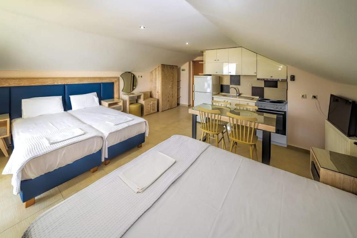 LE MONDE Seaview Suites - Housity