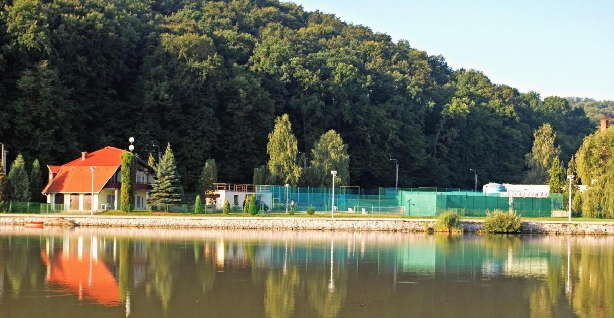 Tóparti Vendégház - Housity