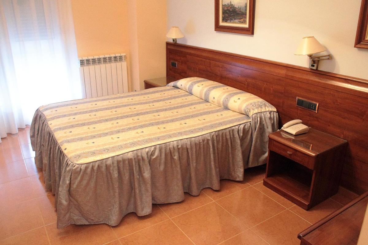 Hostal Castilla - Housity