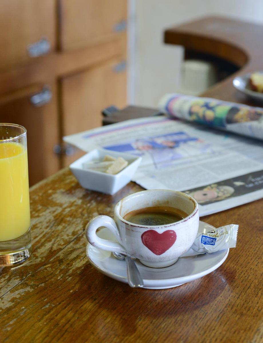 Options de petit-déjeuner proposées aux clients de l'établissement Café-Hôtel Le Morillon, Domaine du Grand Massif-Samoëns