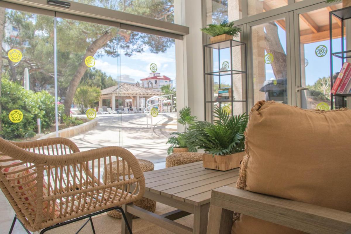 Un patio o zona al aire libre en Houm Plaza Son Rigo