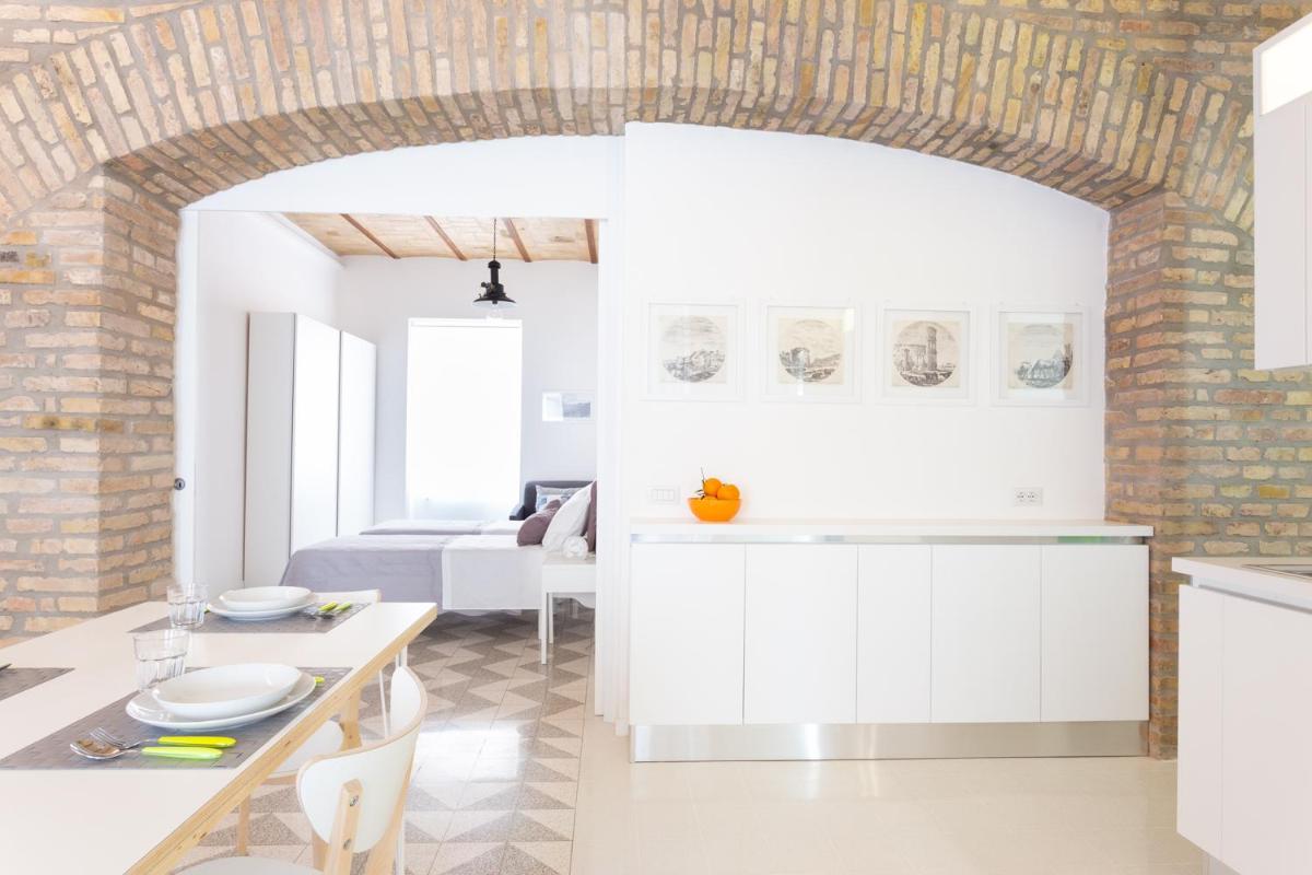 Lilli Vatican White Domus - Housity