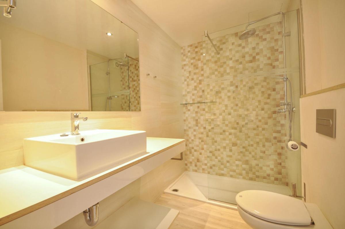 Un baño de Houm Plaza Son Rigo