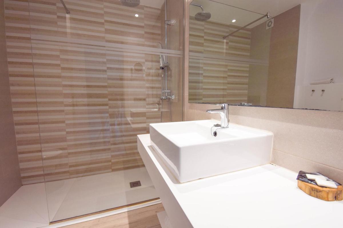 Un baño de Houm Plaza Son Rigo