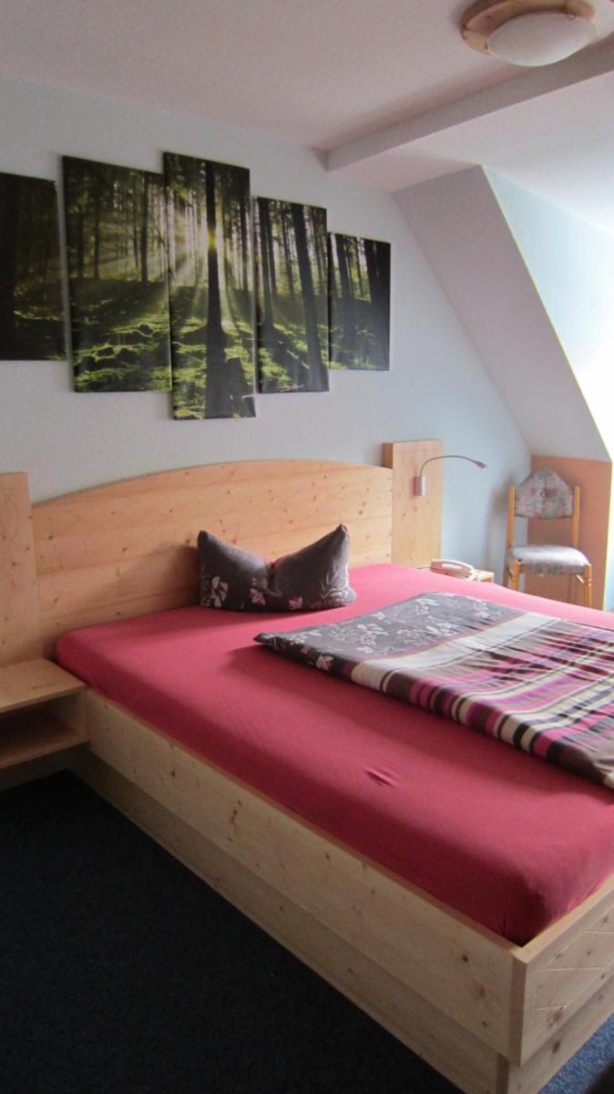 Hotel Zum Schwarzen Bär - Housity