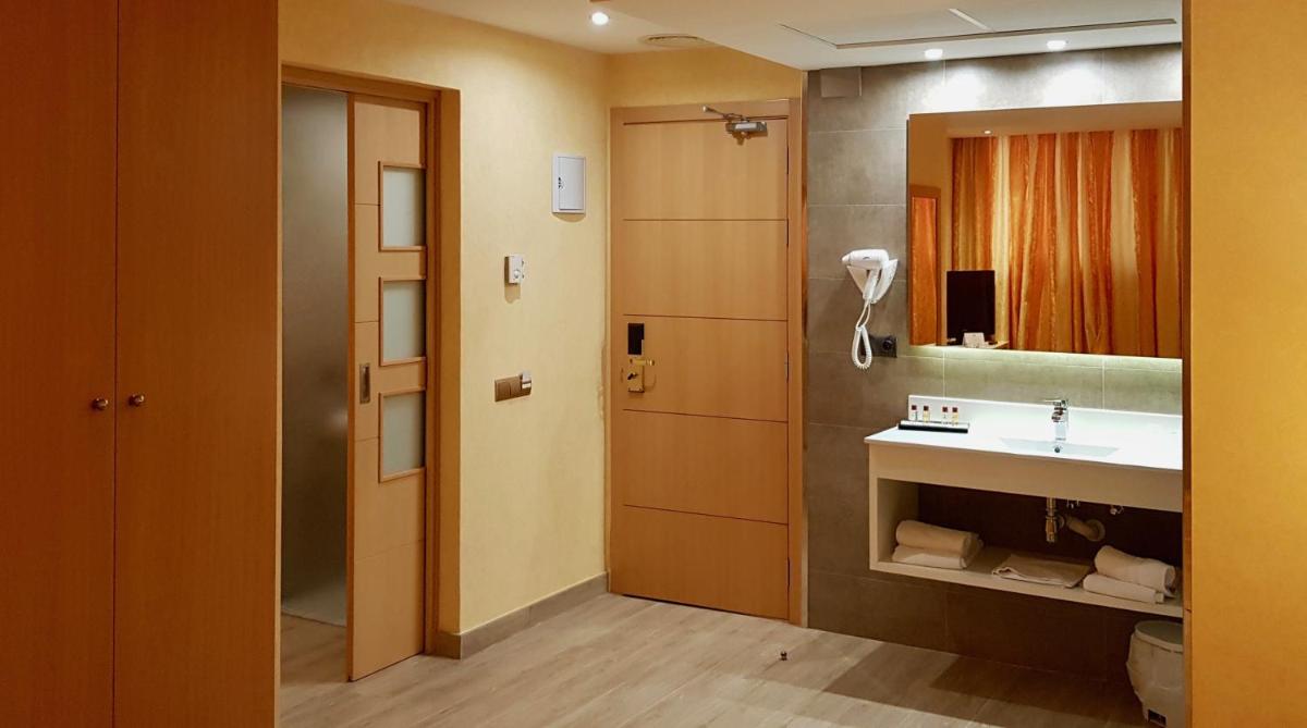 Un baño de Hotel Pimar & Spa
