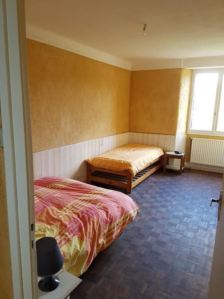 Maison de résidence d'artistes Vallons de l'Erdre 4 Pièces 9 pers - Housity