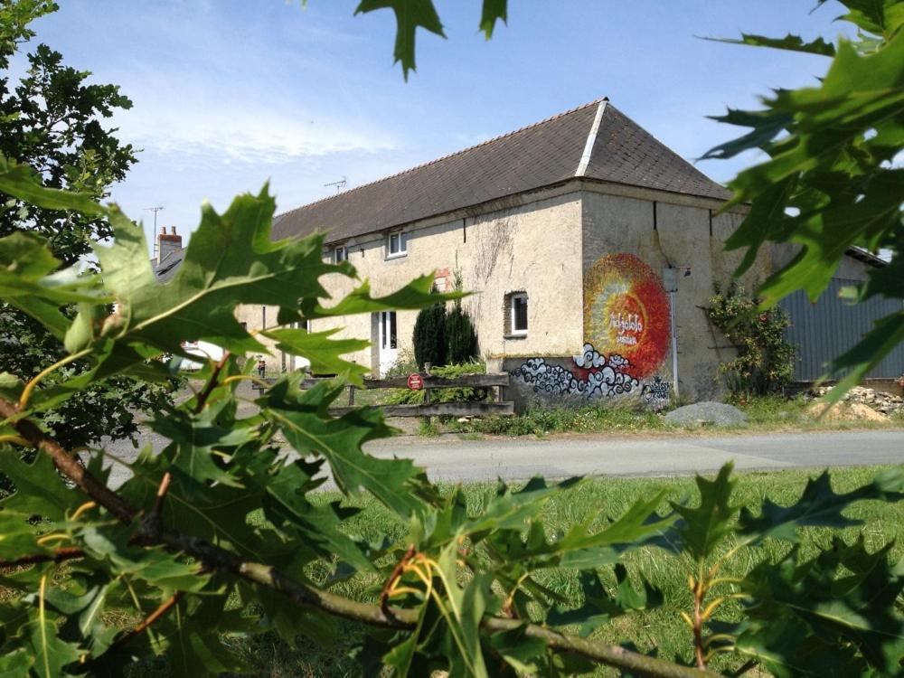 Maison de résidence d'artistes Vallons de l'Erdre 4 Pièces 9 pers - Housity