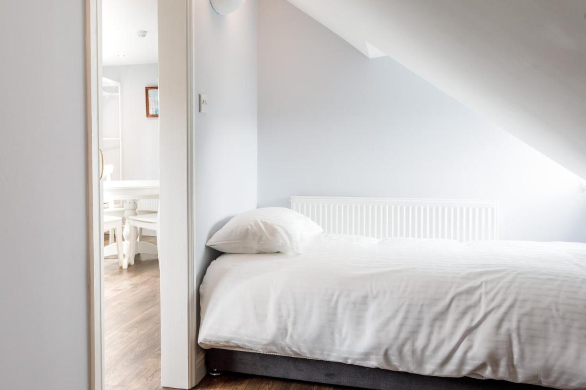 Molloys Apartments - Housity