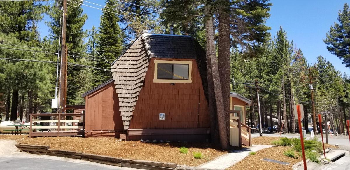 Tree House- Walk to Mammoth Village - Housity