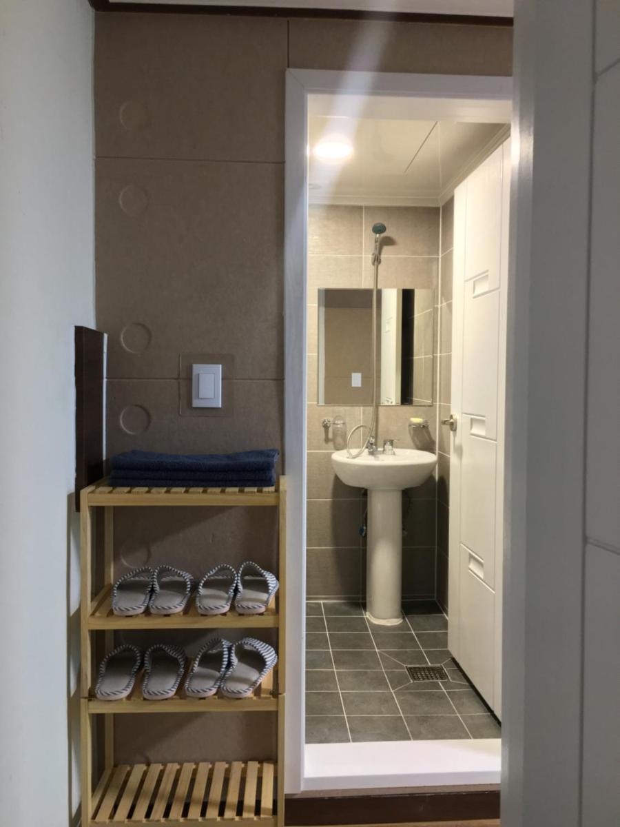 Take 1 Guesthouse Hongdae - Housity