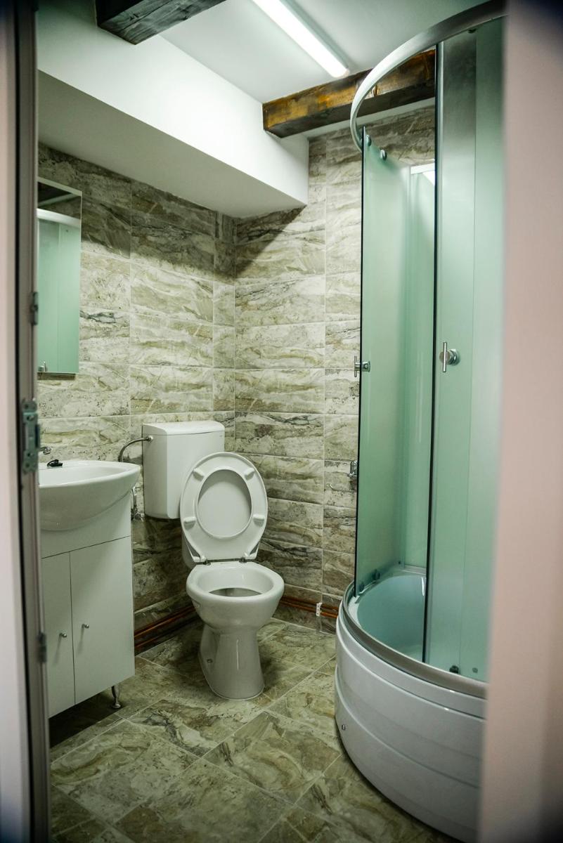 Zestrea Brebului - Housity
