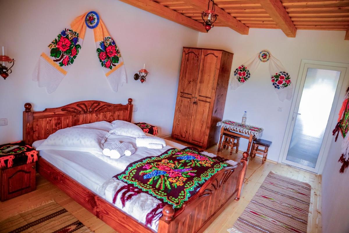 Zestrea Brebului - Housity