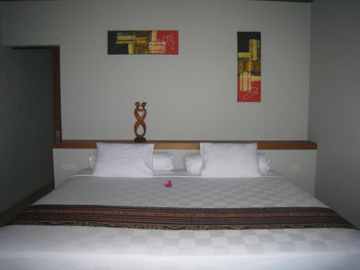 Cafe Alberto B and B - Housity