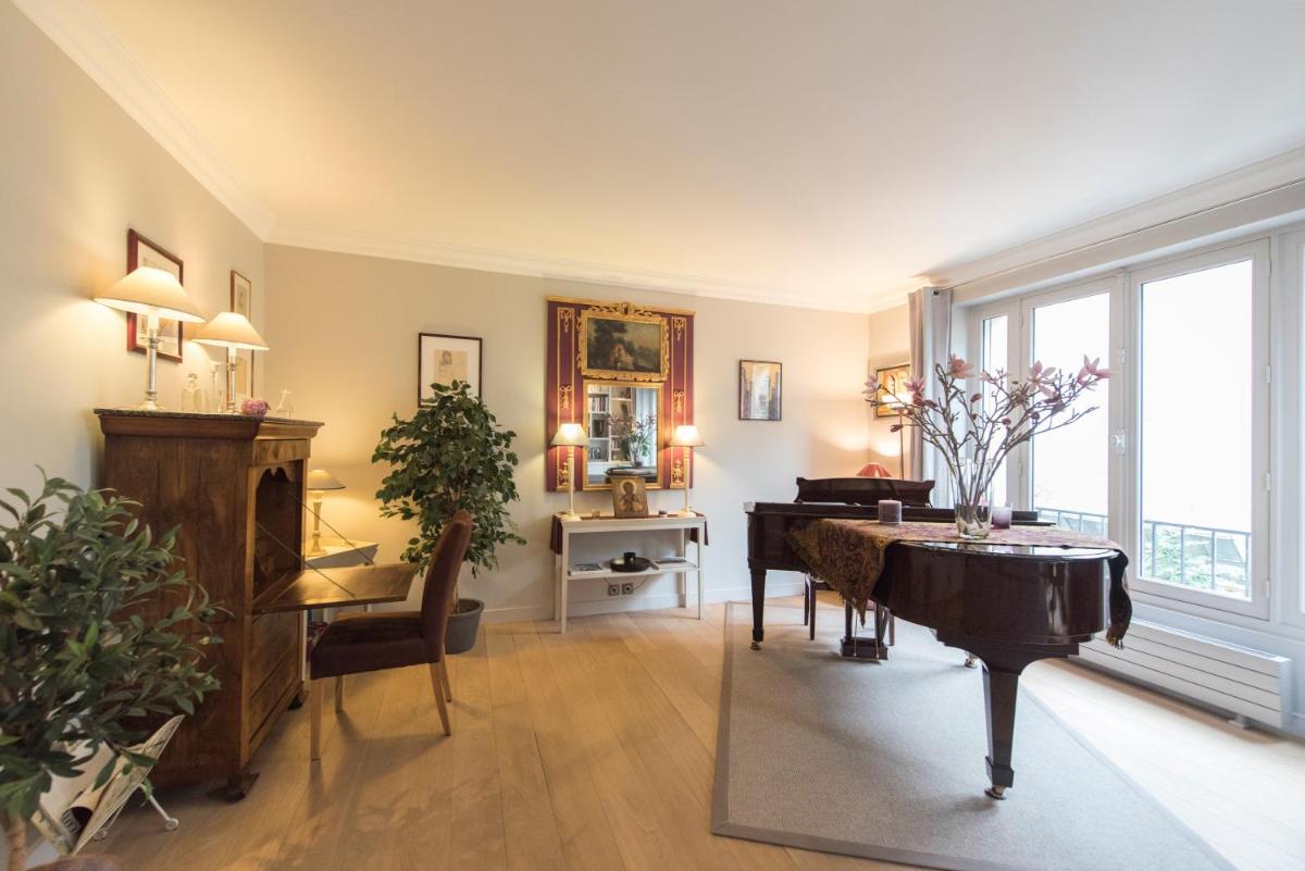 Veeve - Sophistication on Mozart Avenue - Housity