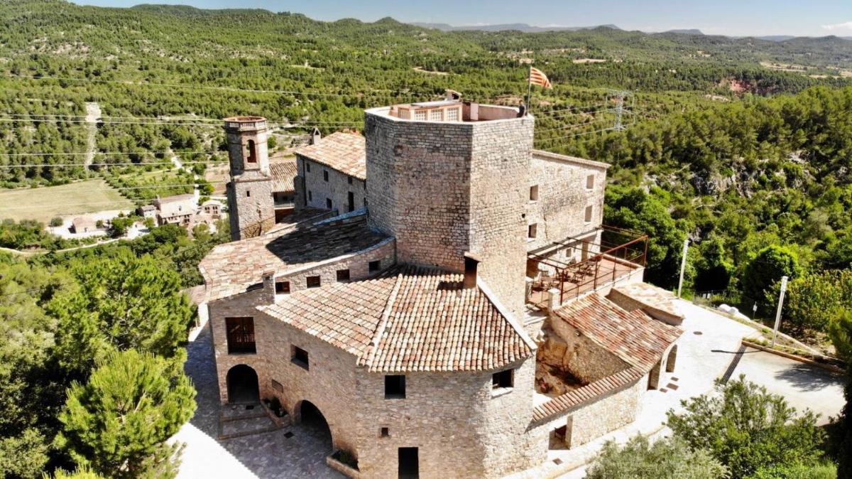 Castell D´Orpí - Housity