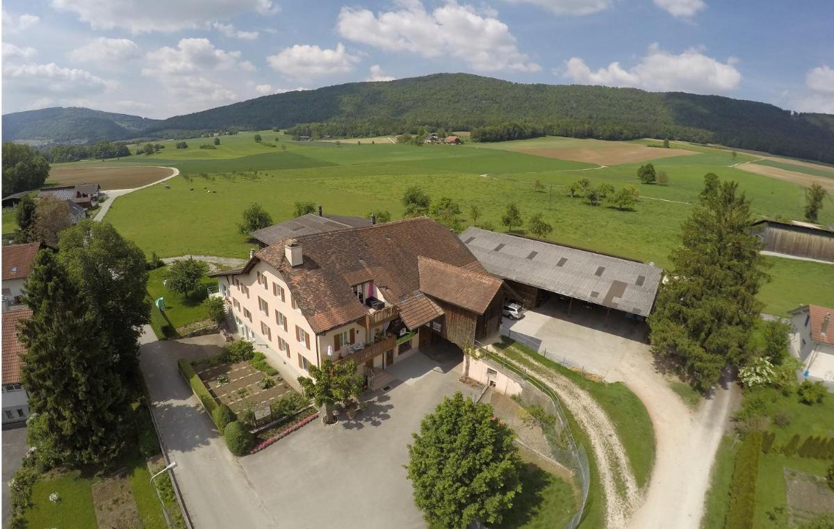 Hôtel-Gîte rural à 3 km de Delémont - Housity