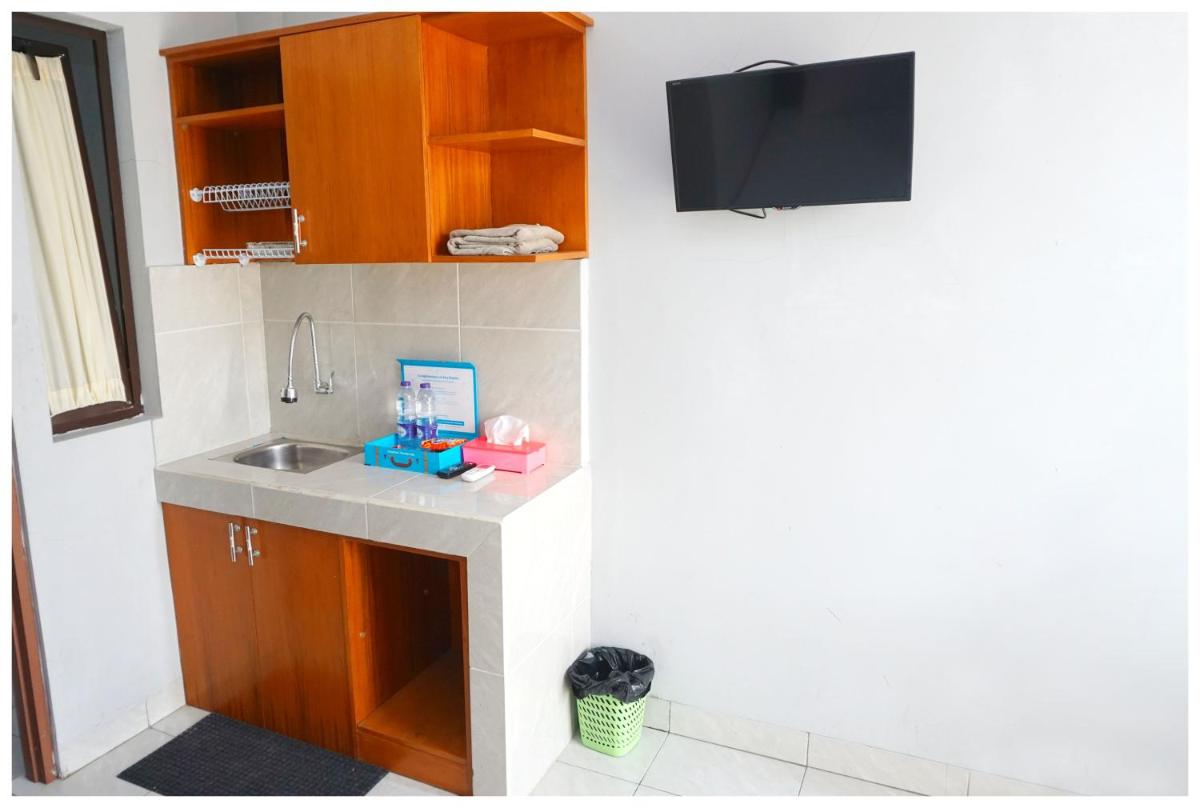 Budi House & Food Station - Housity