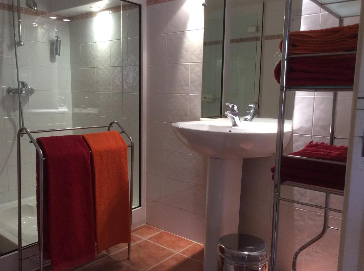 Chambres d'Hotes Au Val Dormant - Housity