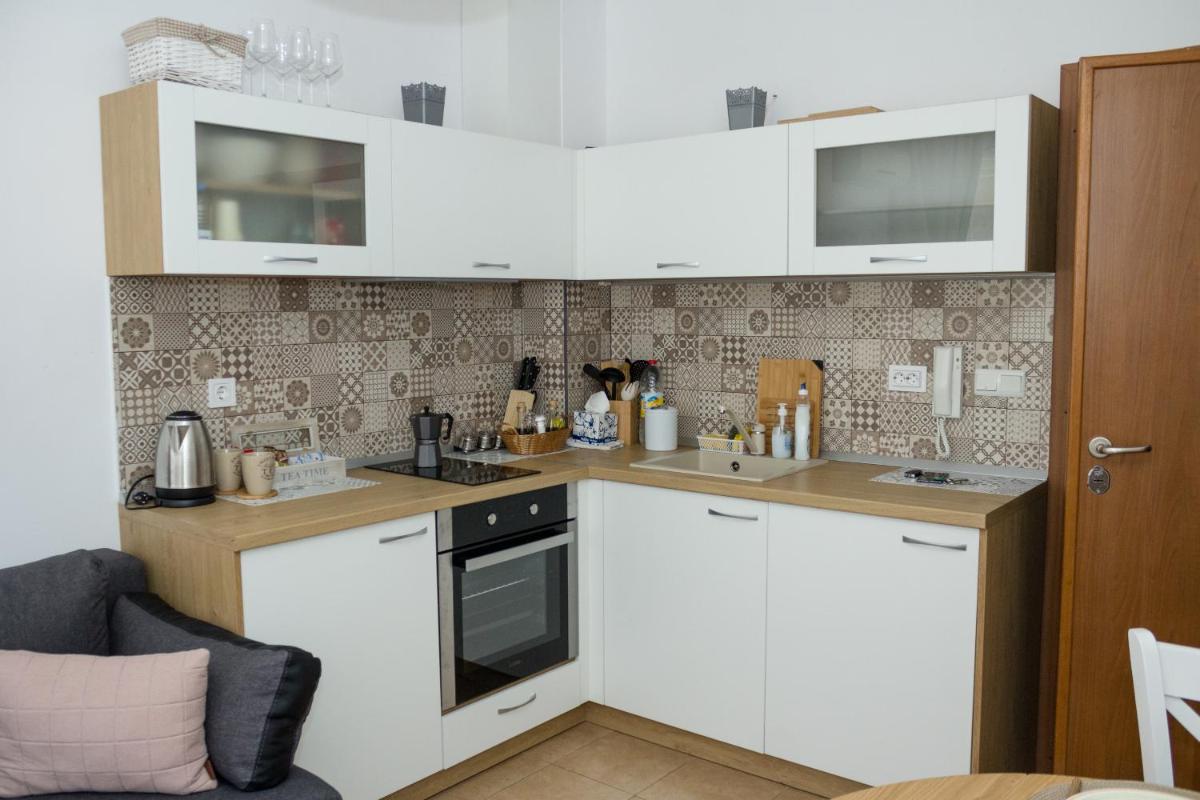 Riviera Park, Golden Sands | One Bedroom Chic Apartment - Housity
