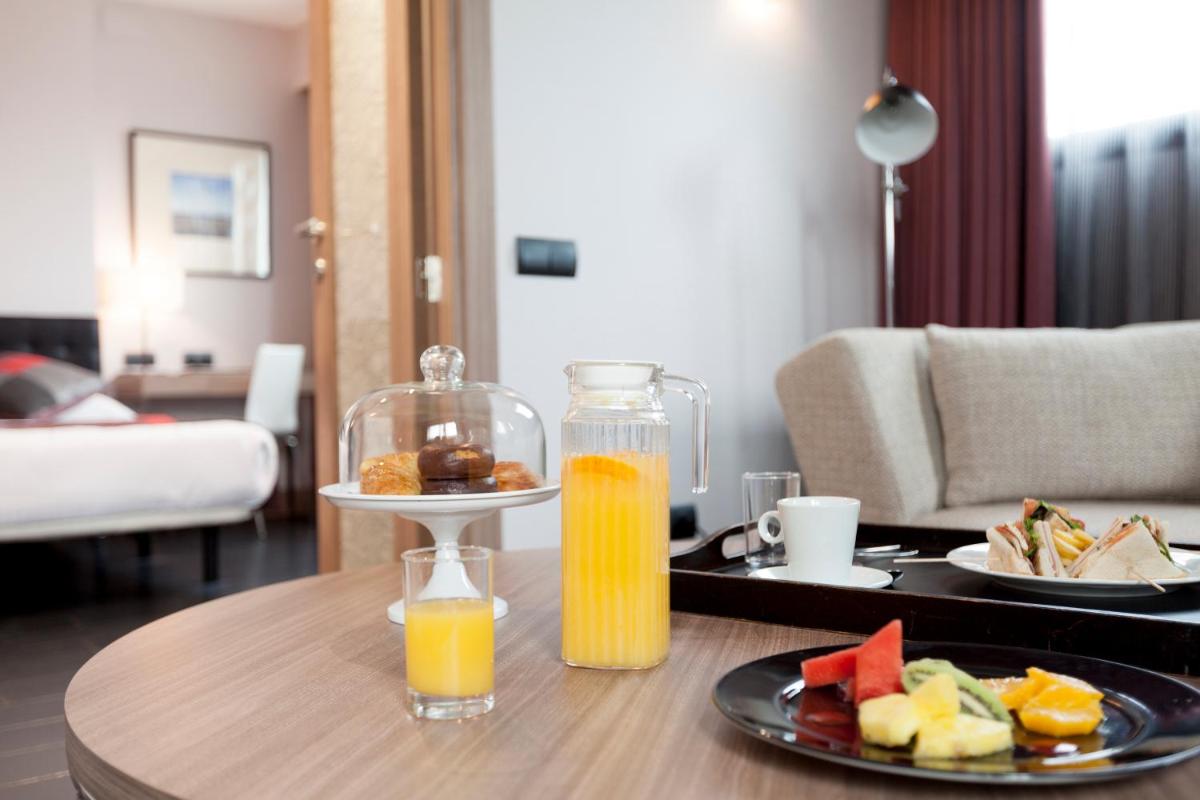 Comida en o cerca de este hotel