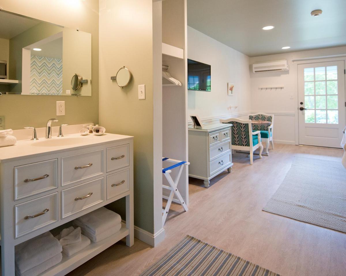 The Lodge on the Cove - Housity