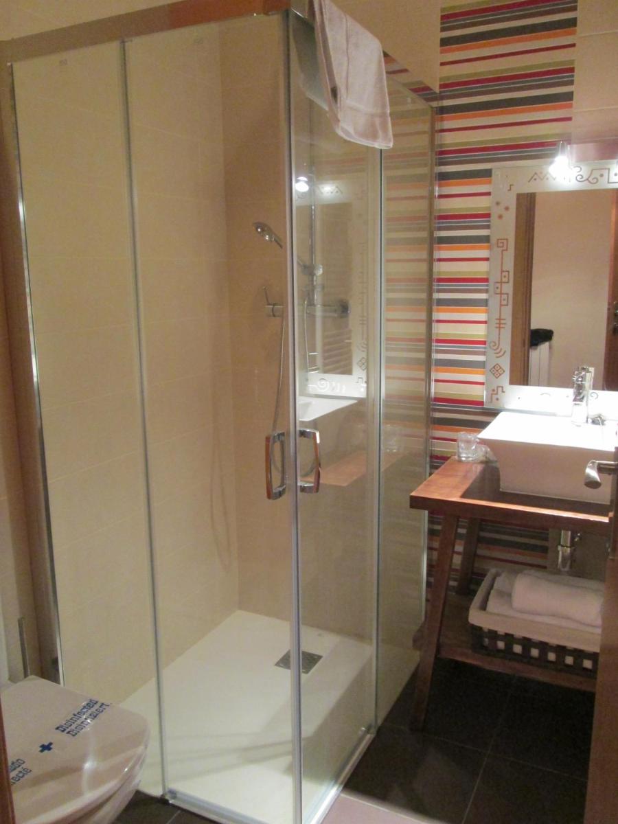 Hostal Otsoa - Housity