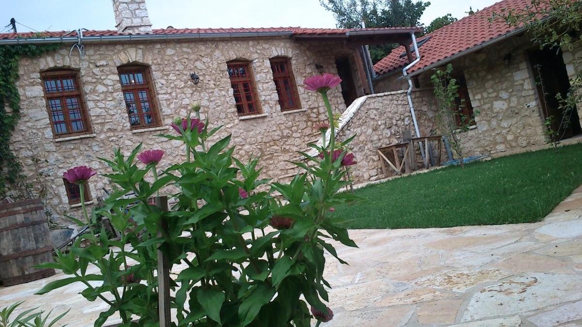 Mossiori Serai - Housity