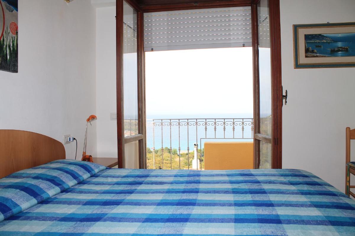 Girasole sul mare, centre top sea view , dishwasher, air conditioning, wifi fibra ,free garage - Housity