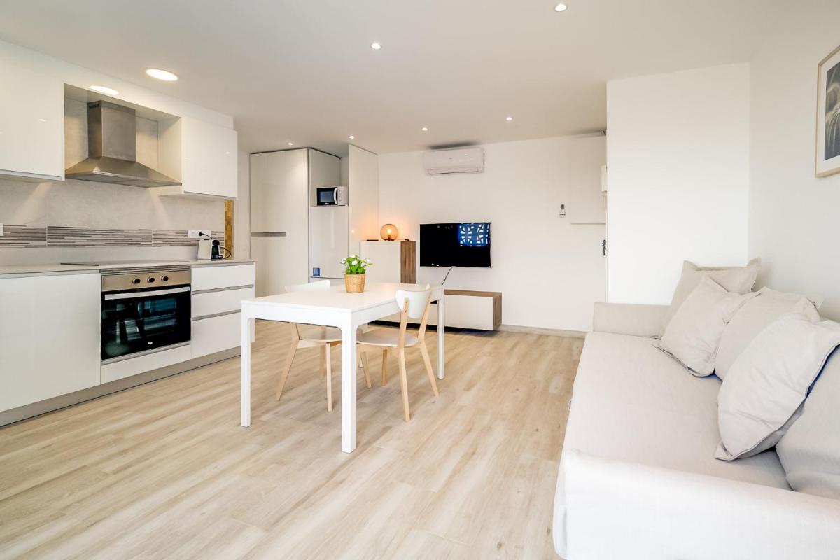 Hauzify I Apartament Rosa dels Vents - Housity