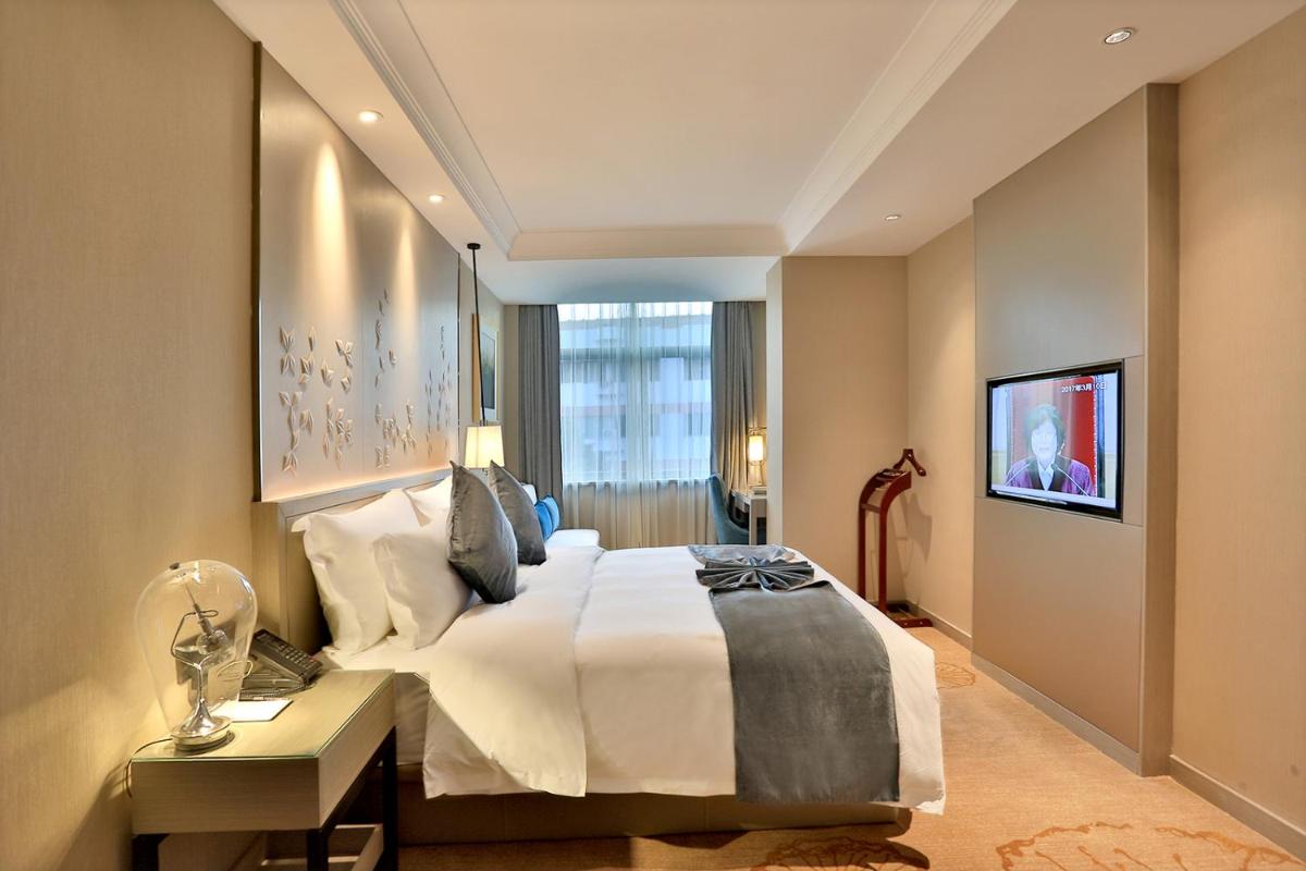 Byland Star Hotel - Housity