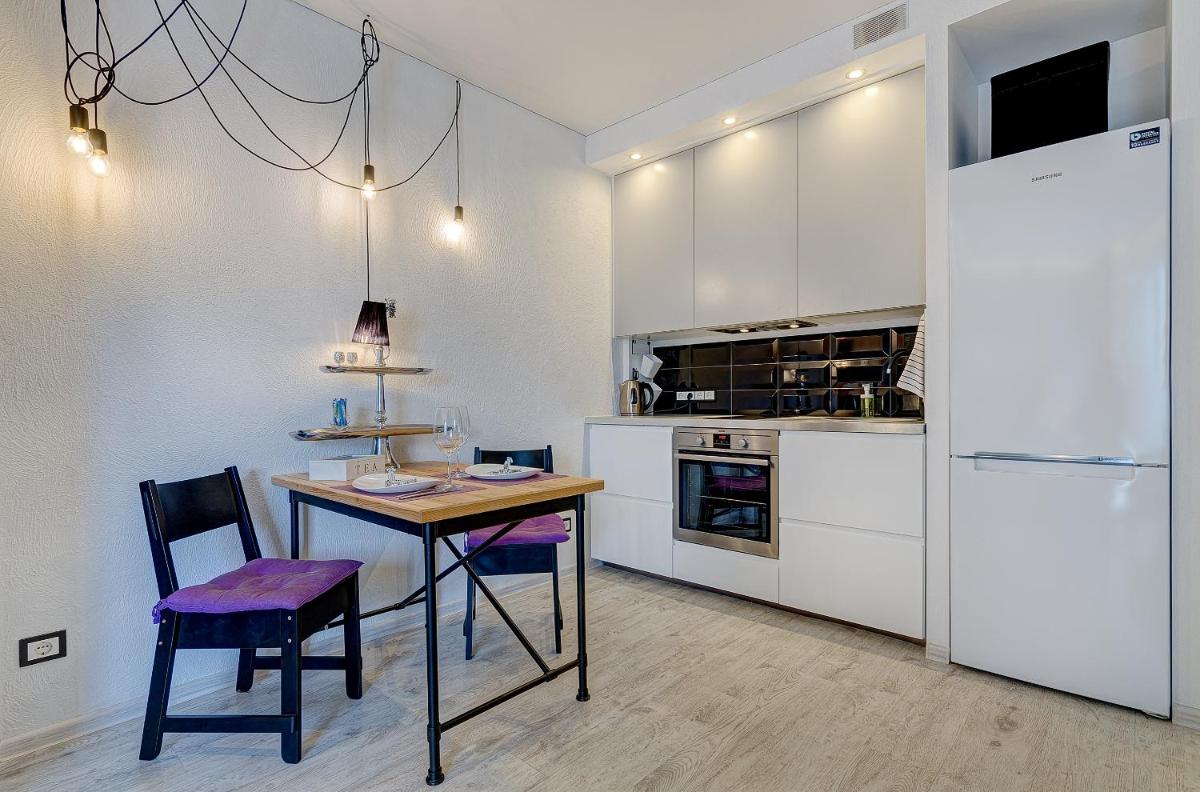 Black & White Apartment near Akropolis - Housity
