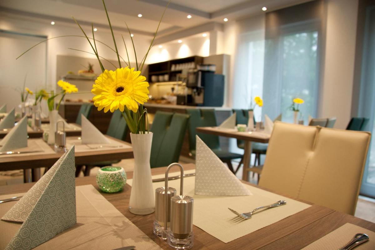 Hotel Am Moosrain Garni - Housity