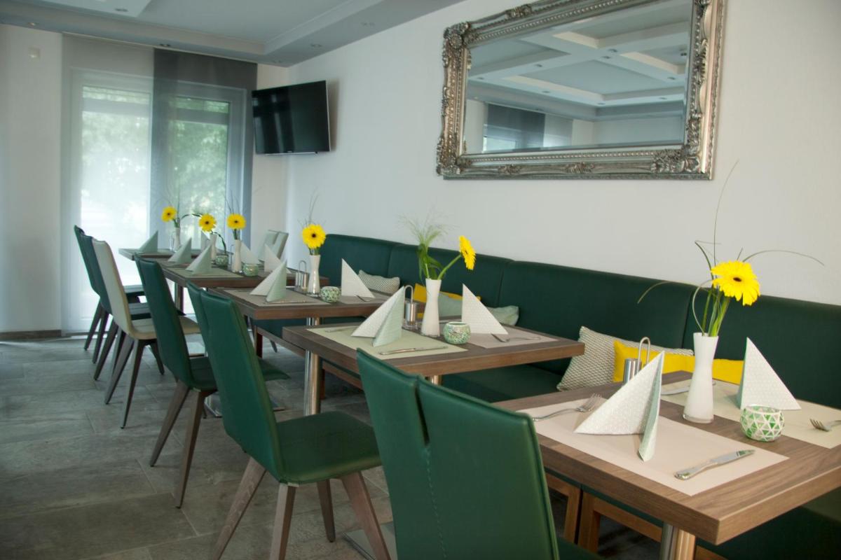 Hotel Am Moosrain Garni - Housity