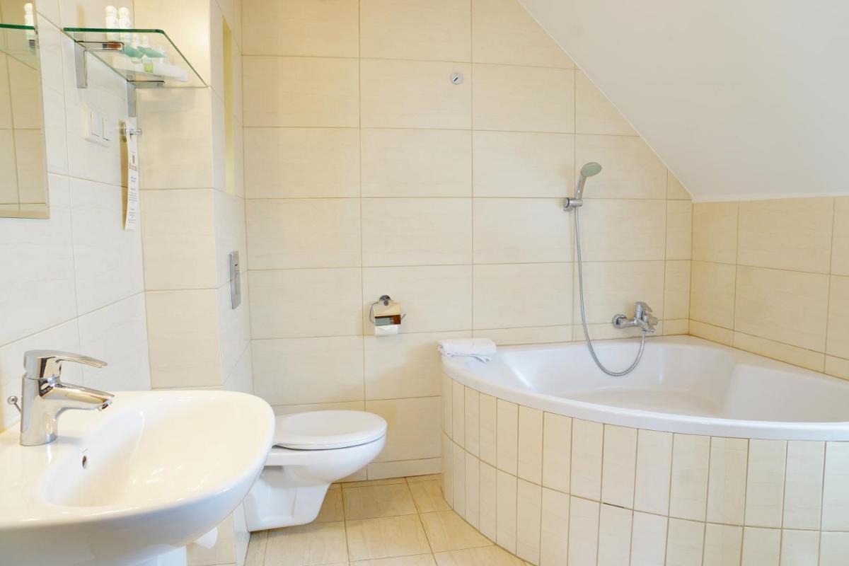 Hotel Rycerski - Housity