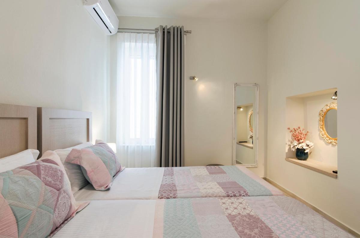 Leny's Seaside House - Housity